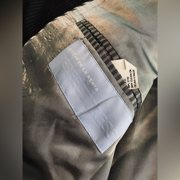 Oscar de la Renta Designer Wool Suit Jacket with Satin Lining - Picture 4 of 11